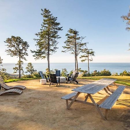 Driftwood Lodge ~ 5 Bedroom / 7 Bath ~ 30-Acre Private Estate On Hwy 1 ~ Hot Tub ~ Oceanview ~ Reunions & Retreats Walsh Landing Exteriör bild