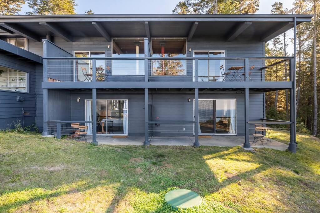 Driftwood Lodge ~ 5 Bedroom / 7 Bath ~ 30-Acre Private Estate On Hwy 1 ~ Hot Tub ~ Oceanview ~ Reunions & Retreats Walsh Landing Exteriör bild