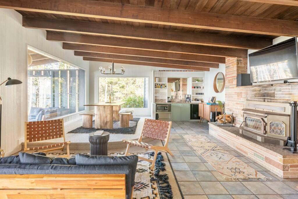 Driftwood Lodge ~ 5 Bedroom / 7 Bath ~ 30-Acre Private Estate On Hwy 1 ~ Hot Tub ~ Oceanview ~ Reunions & Retreats Walsh Landing Exteriör bild