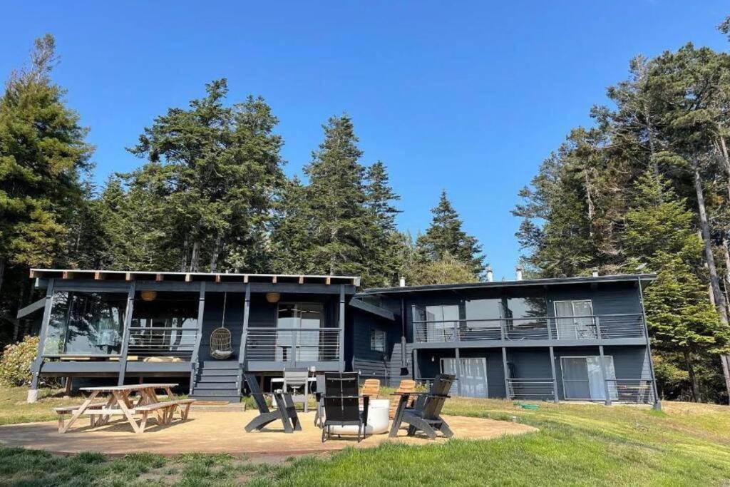 Driftwood Lodge ~ 5 Bedroom / 7 Bath ~ 30-Acre Private Estate On Hwy 1 ~ Hot Tub ~ Oceanview ~ Reunions & Retreats Walsh Landing Exteriör bild