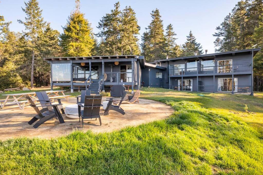 Driftwood Lodge ~ 5 Bedroom / 7 Bath ~ 30-Acre Private Estate On Hwy 1 ~ Hot Tub ~ Oceanview ~ Reunions & Retreats Walsh Landing Exteriör bild